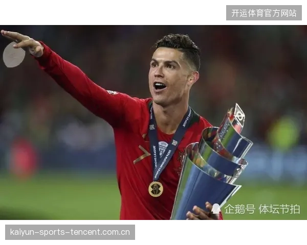 C罗征战2030世界杯：从传奇足球手到未来足球王者的传奇
