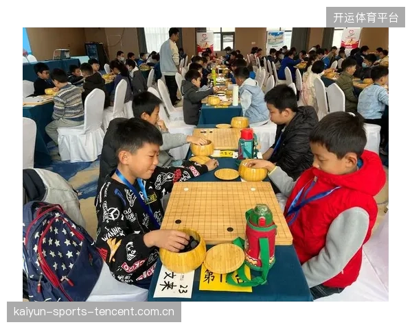 方寸定锋芒：新生代围棋对决的“方寸之心”